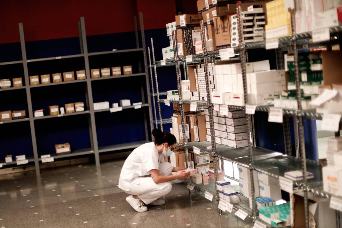 Farmacia del hospital de campaña de Ifema en Madrid (FOTO: Alberto di Lolli).